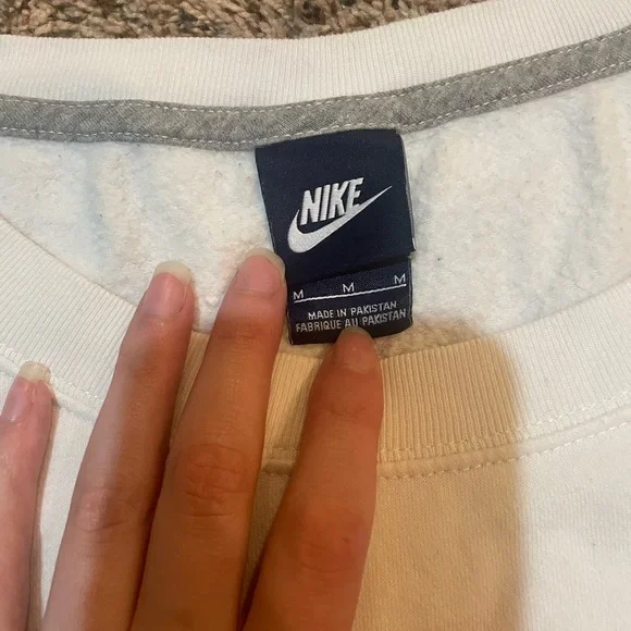 Nike crewneck - Picture 2 of 2